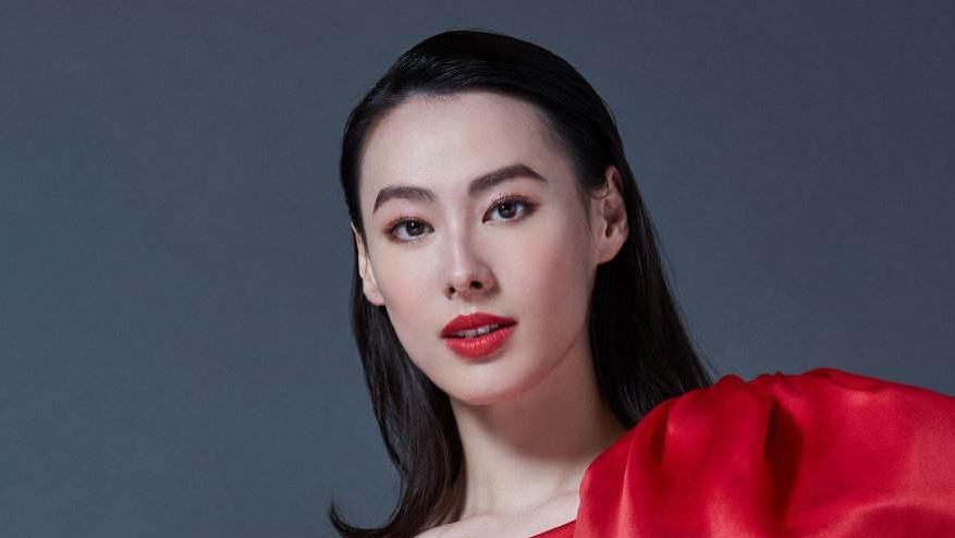 谢霆锋终于不用再背锅，王杰“毒哑之谜”被曝光，换谁来也受不了