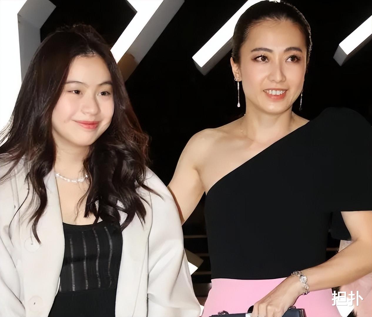 甘比|女首富甘比晒儿子新年红包，总计才上万元，内地网友觉得太寒碜