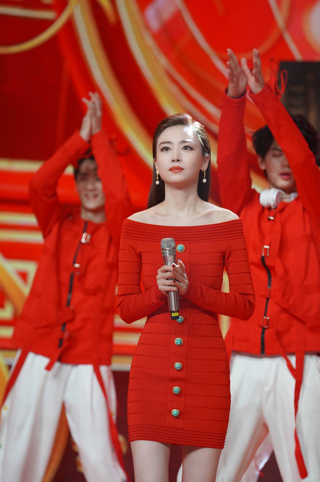 乔欣|央视频主持人权沛阳走红,获网友点赞!