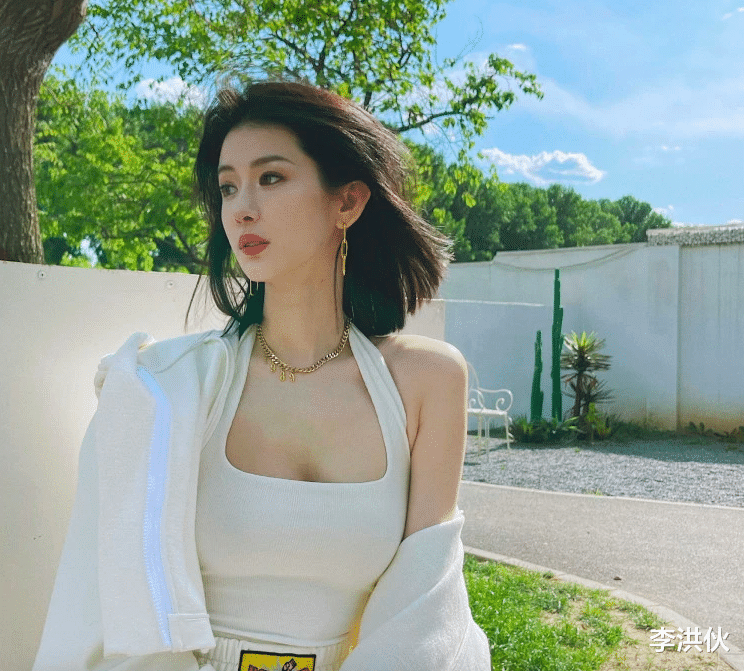 湾湾|“鲜肉狙击手”胡湾湾的瓜,远比你想象的更复杂!