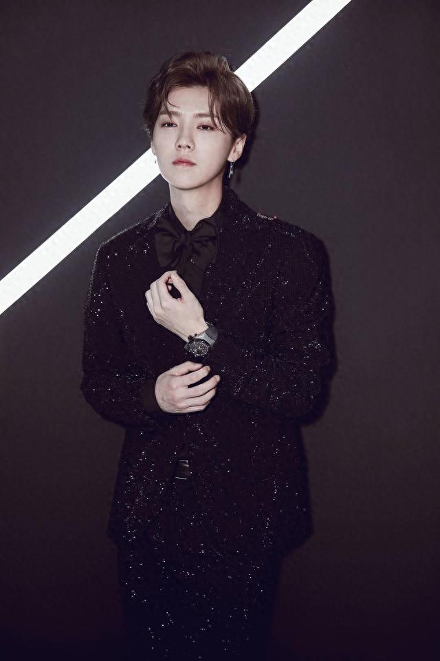 杨紫和鹿晗的故事告诉我们，世界上没有不透风的墙！