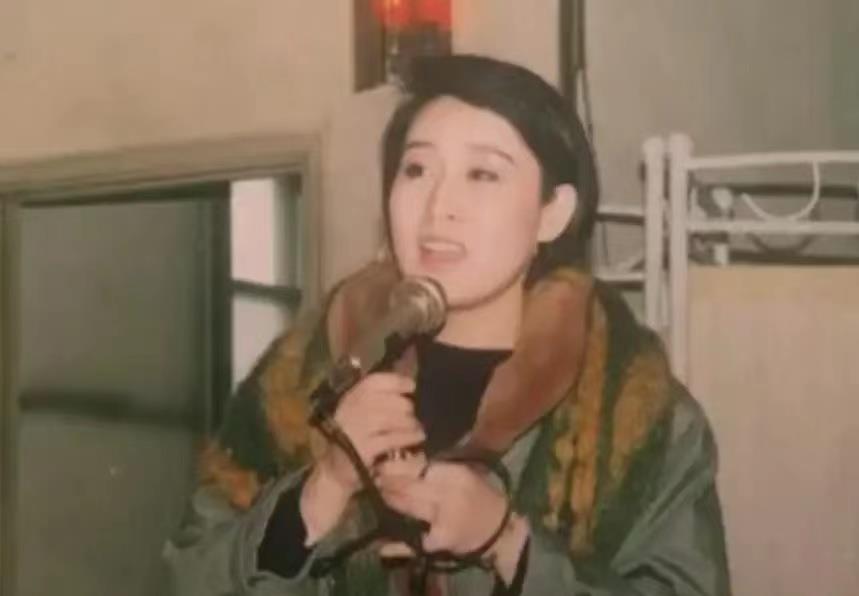 华强方特|“一级演员”张凯丽:被足力健搞“臭”,因“横行霸道”付出代价