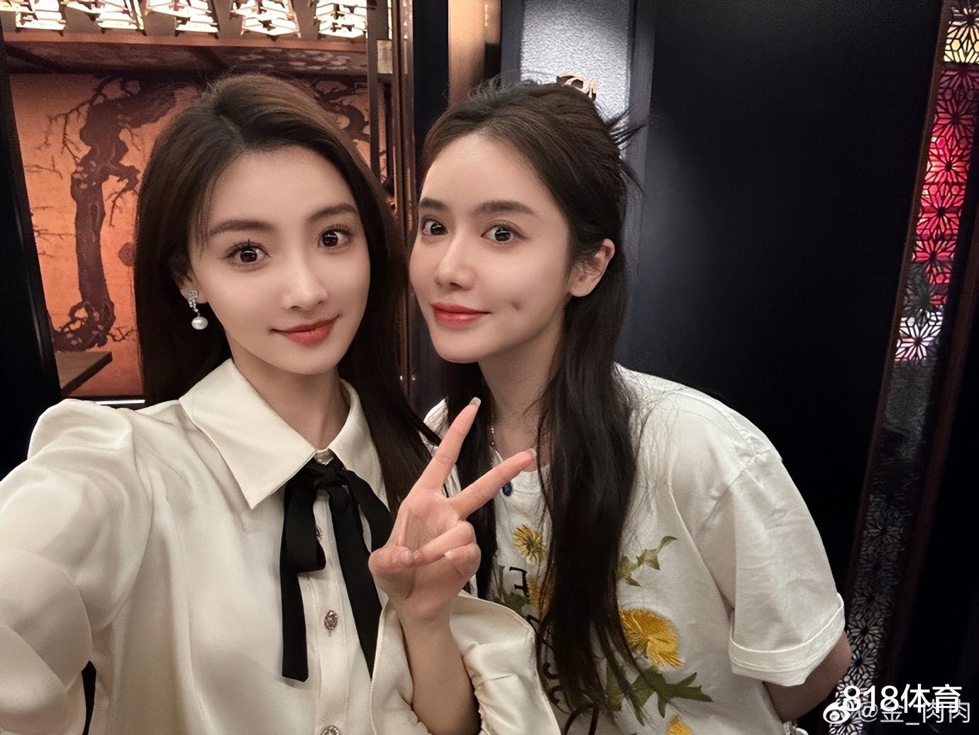 |郎才女貌! 郭艾伦携美女主播表演双手控双球, 碎嘴逗得女神花枝乱颤