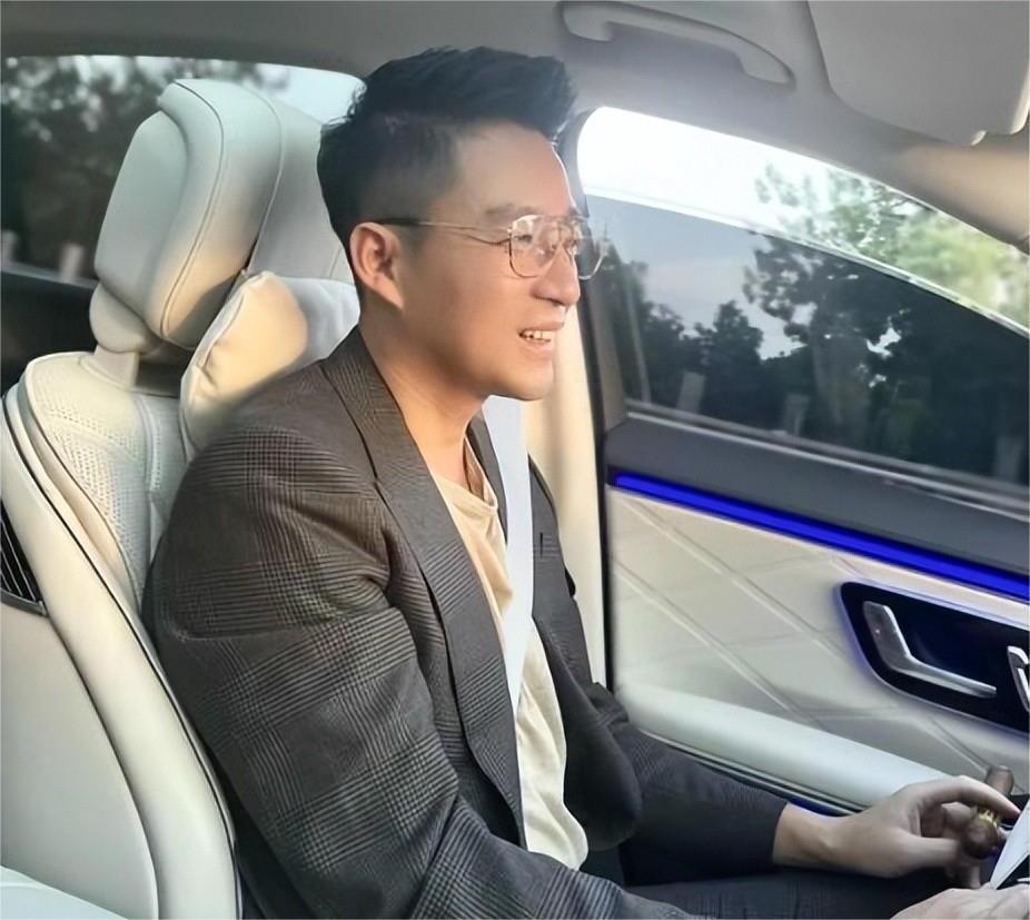 汪小菲赢官司后，添了一辆豪车！纯新车不像具俊晔开财阀汪二手车！