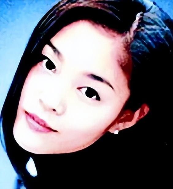 恋爱脑|18岁三星小公主活得清醒：交往精英男友，不走两个恋爱脑姑姑老路