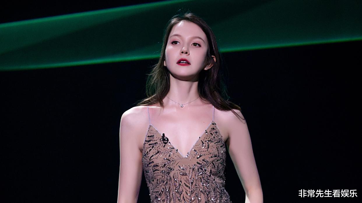 浪姐4|《浪姐4》刚播一期，已有9人被淘汰，3人是意难平，4人是炮灰