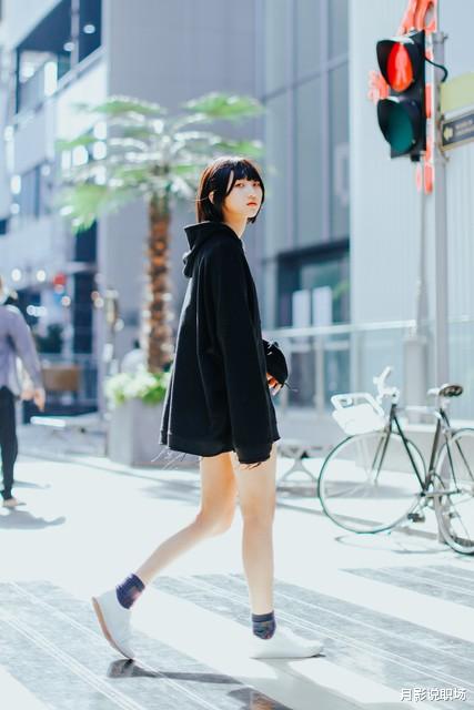 00后女孩怒怼领导后辞职，网友：这叫没规矩不是个性，却被人讽刺