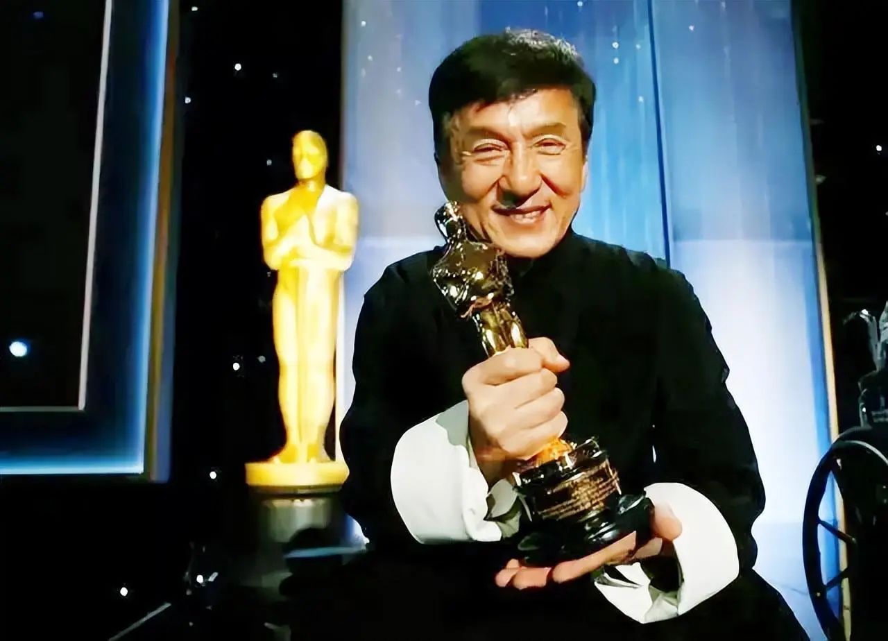 成龙：刚走红时报复性消费，一年吃饭就花1600万元