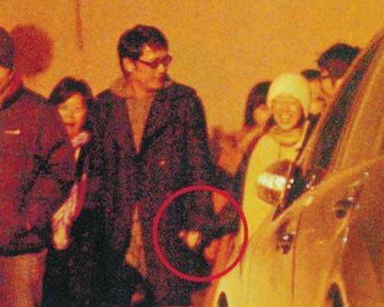 梁靖琪|摸腿大谈“忘年恋”，声名狼藉的她凭二婚重新洗白？