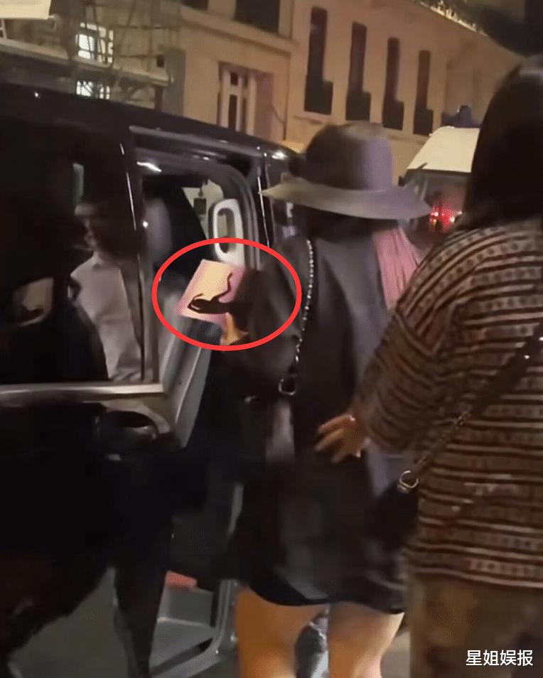 baby没事了?疯马秀风波后综艺照常播出,宣发却没有带她