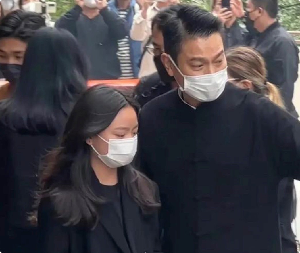 完美避开父亲高颜值基因,刘德华女儿亮相,眉眼与妈妈如粘贴复制