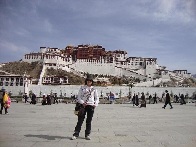 旅行|我川妹子,32岁不结婚不生孩,骑摩托环游全国,一年行36000公里