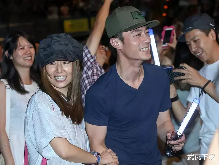 霍建华重回内地拍戏引热议，现在才发现，他是真聪明，体面又清醒