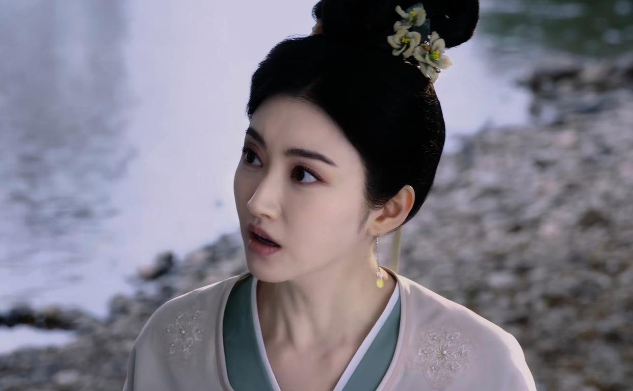 《灼灼风流》播6集，几乎无差评！冯绍峰赢麻了