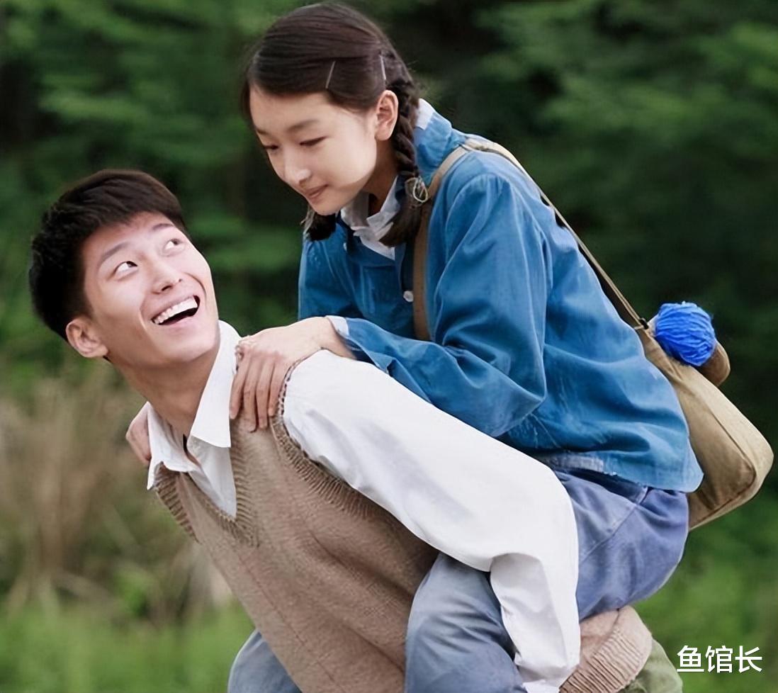 金鸡一晚,坐在“大佬”堆里的周冬雨,让所有人见识了她的江湖地位