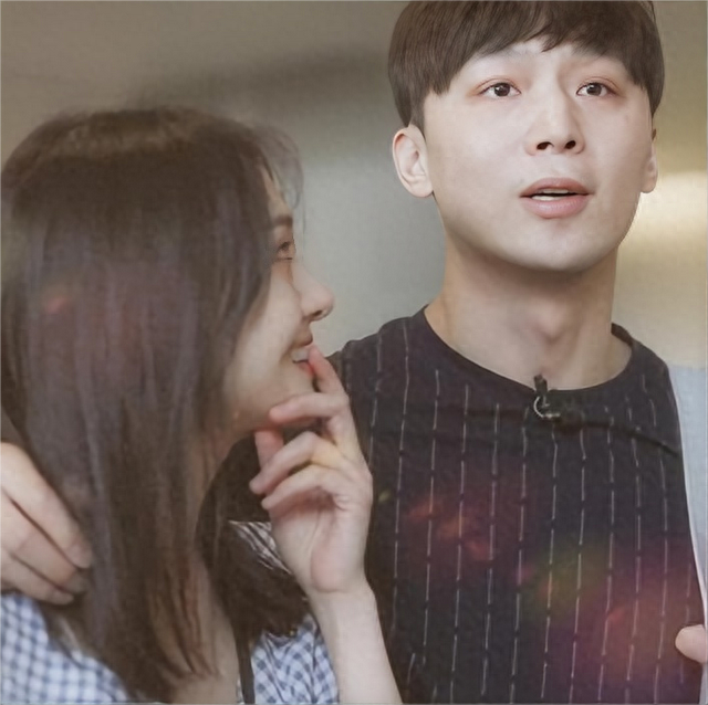 有种“整容”叫郑爽退网,被封杀2年后,她发胖秃头就像换了个人