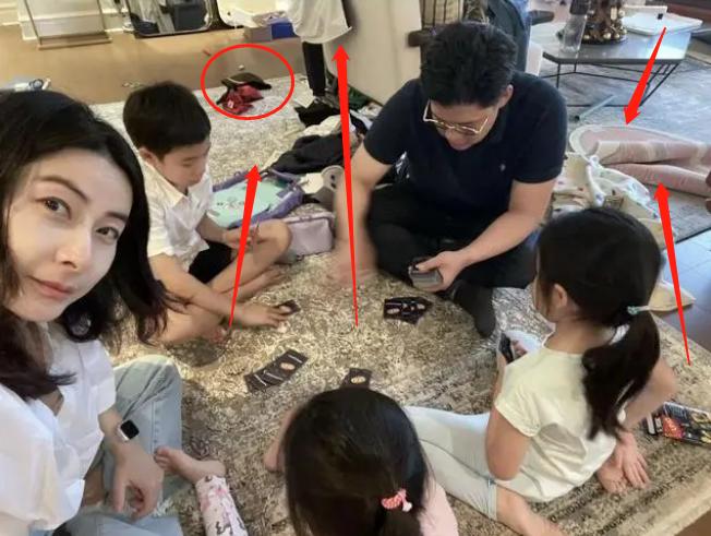 郭晶晶为霍启刚庆生,16亿豪宅凌乱不堪,生日祝福暴露身体状况