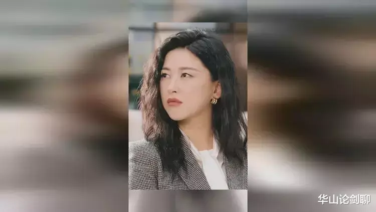 朱珠|年轻时的朱珠在国外生活时，在酒吧狂欢情景，那时很豪放玩得很嗨