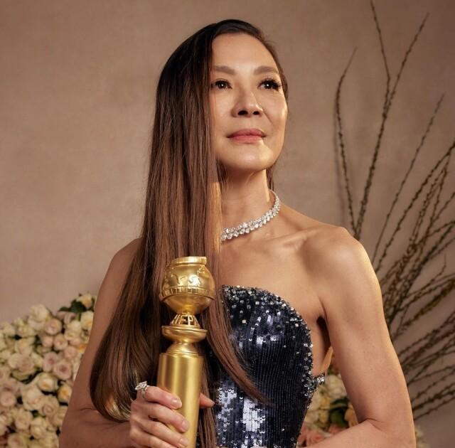 杨紫琼|杨紫琼夺金球影后感言被打断,霸气回怼:闭嘴!我可以痛扁你