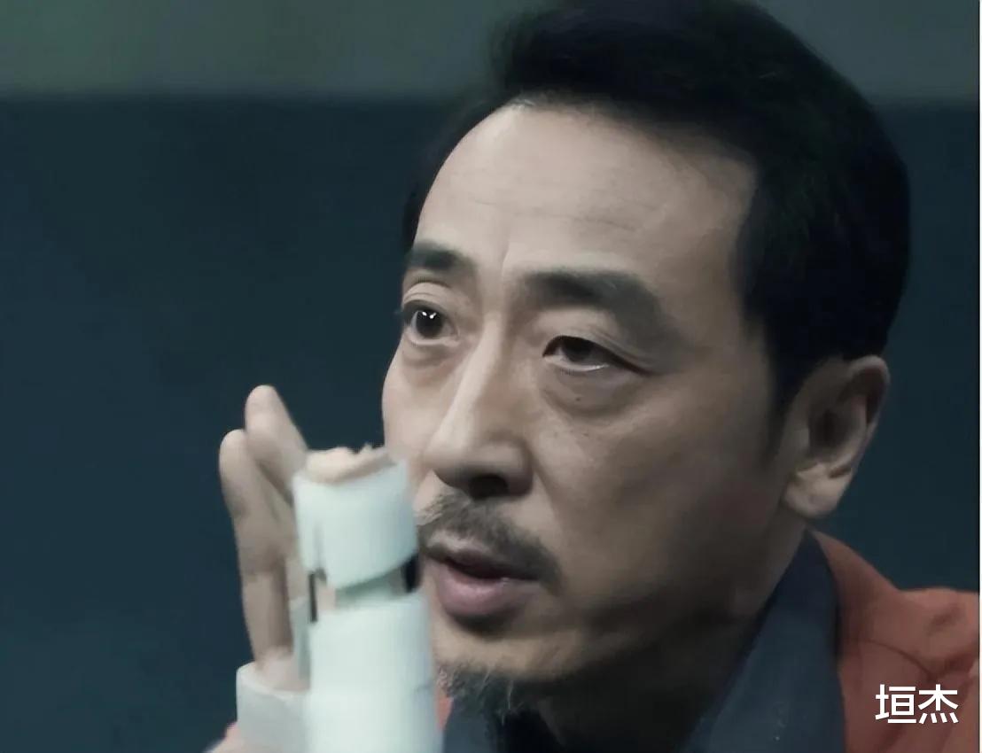 宁理|宁理：曾吃10年软饭，50岁演变态走红，成名背后最感谢3个女人?