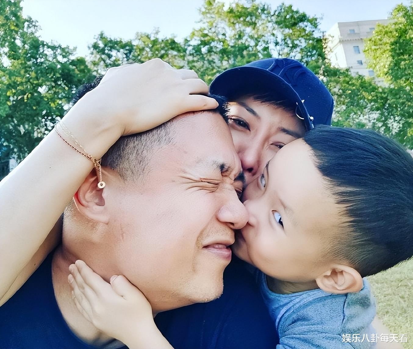 张龄心:我这辈子最正确的决定,就是35岁为“师生恋”丈夫生下儿子