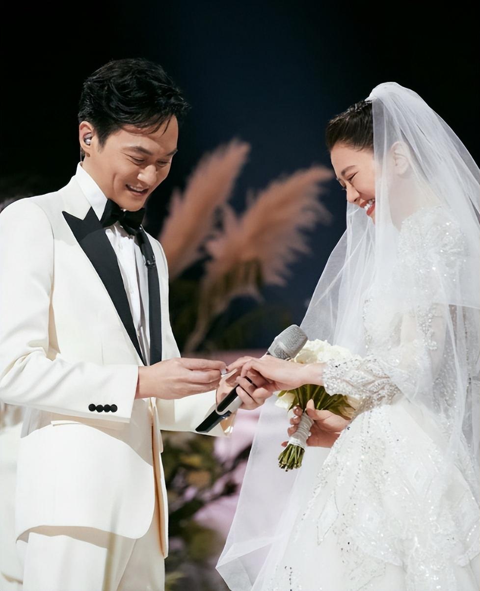 更多细节被扒,陈小春应采儿无辜躺枪 - 科技资讯(主打网)