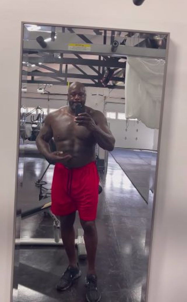 戈登|NBA历史最佳肌肉阵容,奥尼尔不敌魔兽 戈登腹肌似刀刻