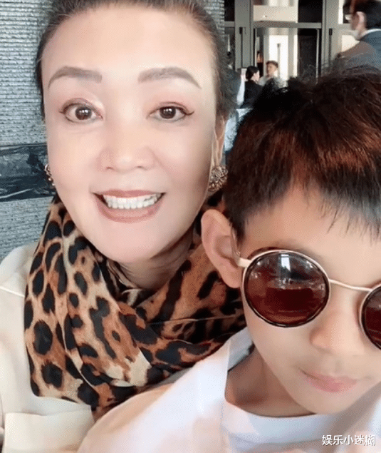 张兰摊上大事!卖货被禁后,晒孙子正脸博热度,恐被大S索赔750W