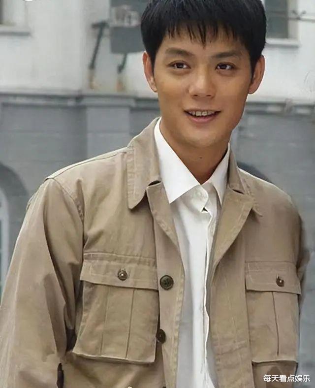 “军旅一哥”傅程鹏:靠前妻成名,后来抛妻弃子,与香港模特结婚