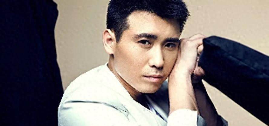 有一种“痴情”叫李乃文，因一场吻戏与一女演员意难平，48岁终结婚