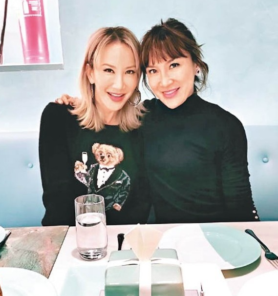 二姐透露李玟骨灰将于10月底正式下葬，母亲已帮她安排墓地