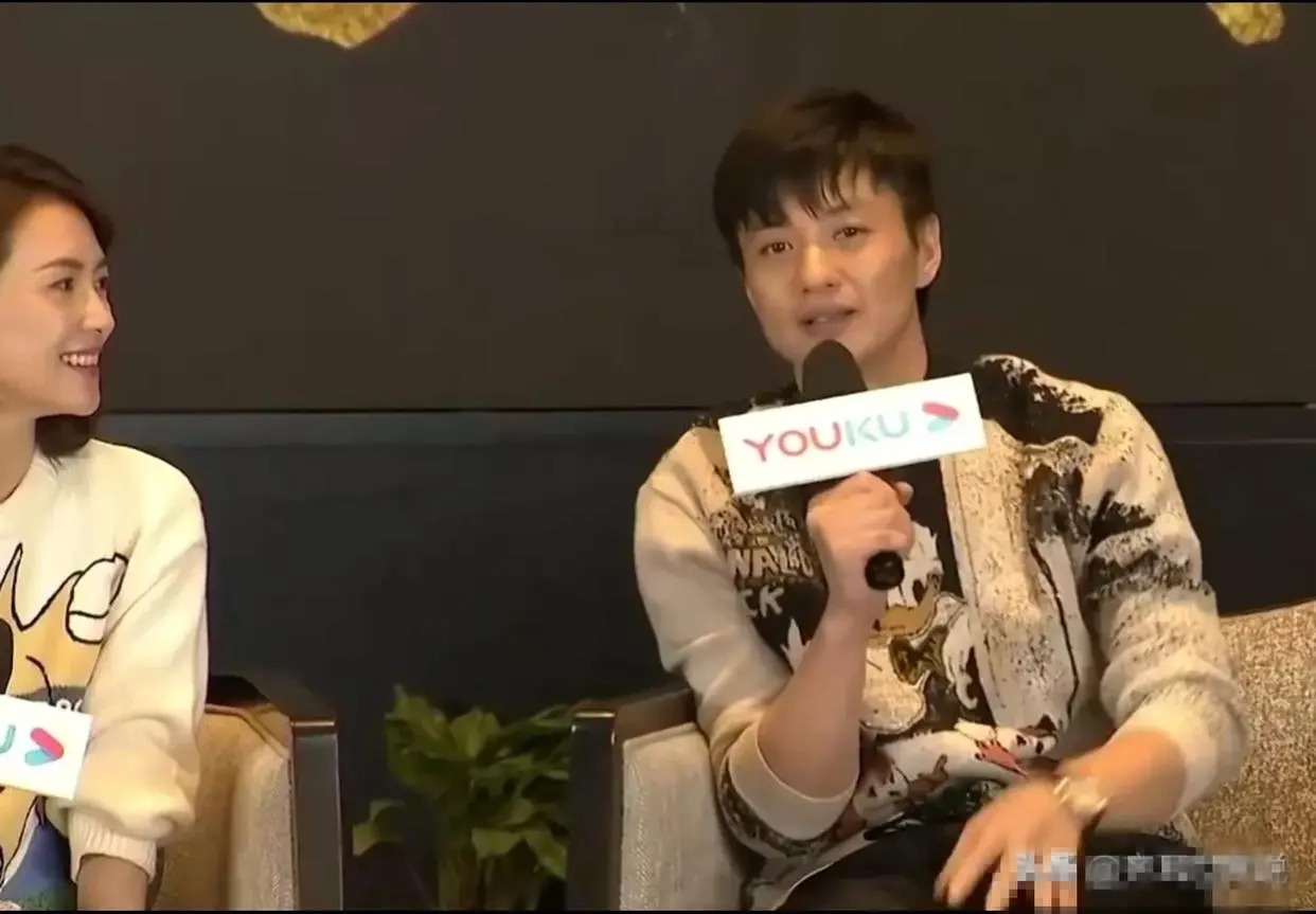 还没亲就张嘴,瞬间伸直的双腿,章子怡周一围这个表演太有意境了