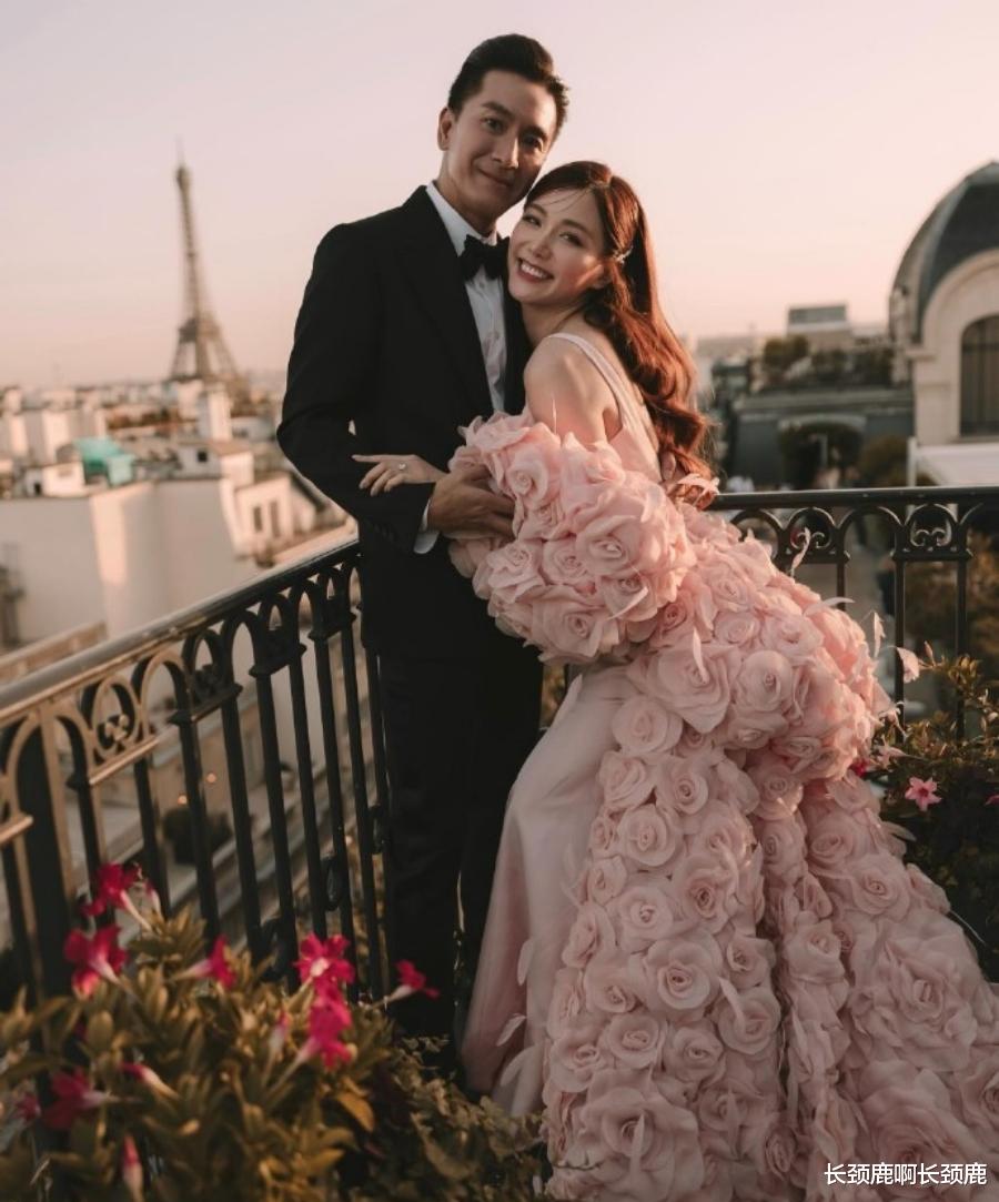 马国明汤洛雯婚后亮相，互动甜蜜羡煞旁人，称生儿育女顺其自然