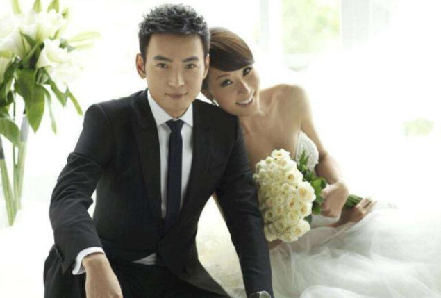 杨超越|55岁焦恩俊形象大变,长发披肩大腹便便认不出,商演捞金人气低