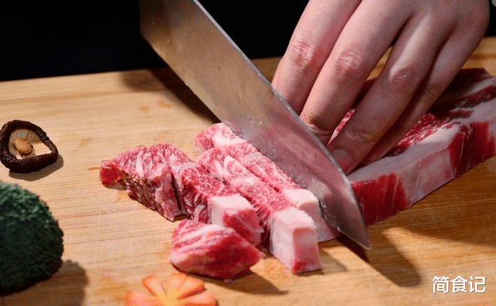 牛肉|和牛为啥好吃？跟普通牛肉区别在哪？看完后才知道，贵是有原因的