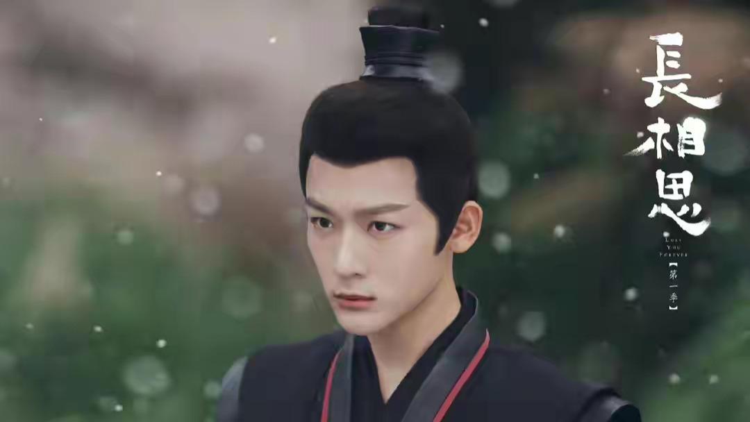 张晚意恋情疑曝光！女方颜值高身材好，两人在片场不避嫌