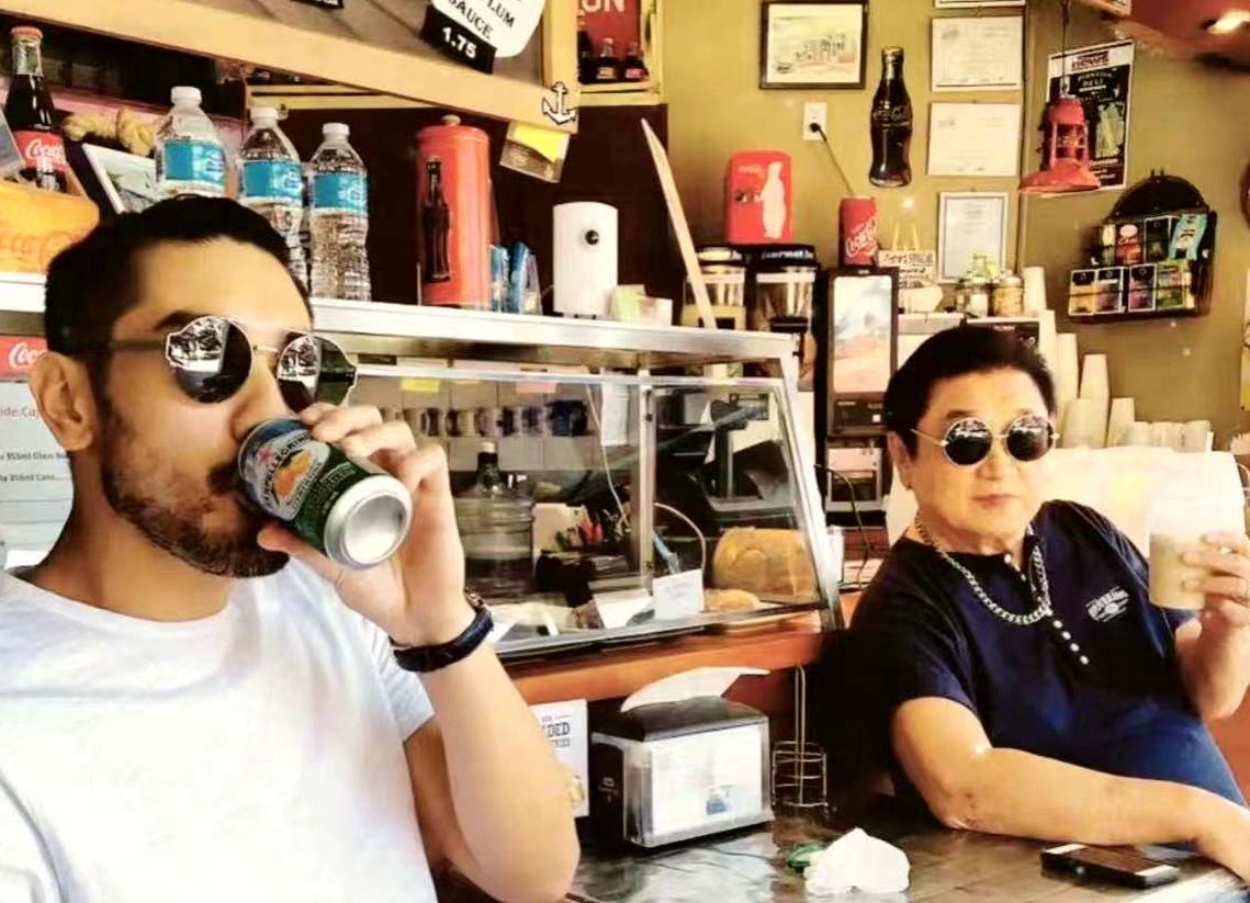 高以翔忌日前夕，二哥证实父亲突然离世，两个月前露面还精神奕奕