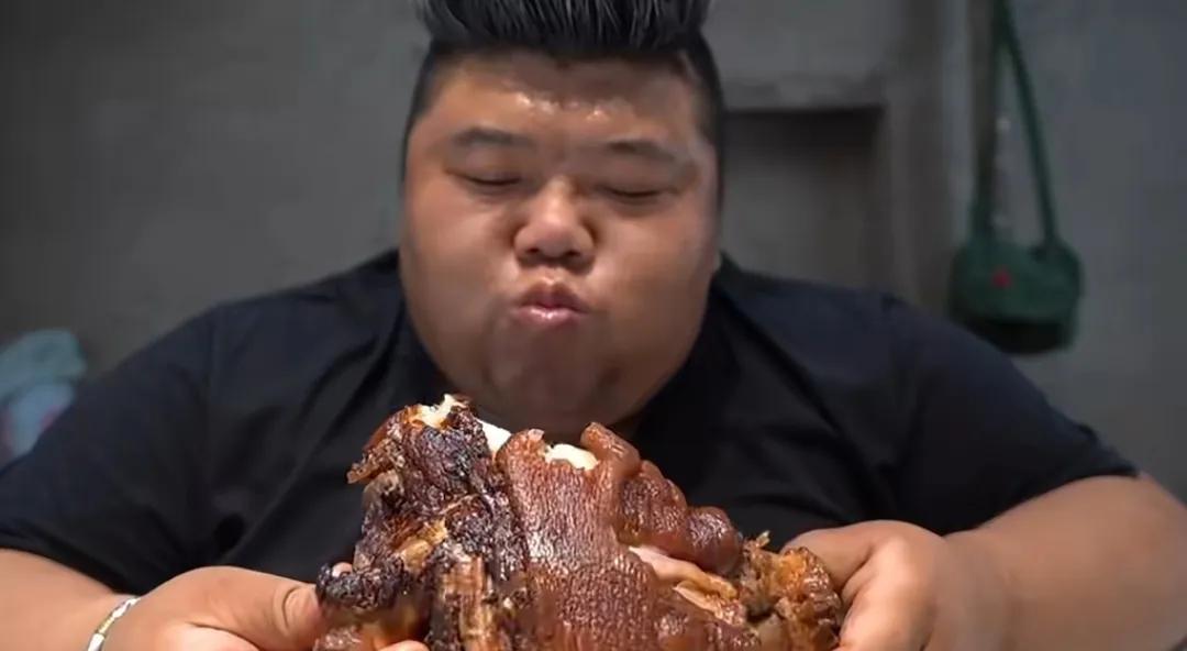 苦瓜|网红胖猴结束了，体重600斤危及健康，教练表示救不了