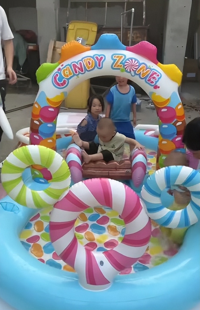 博同情？熊磊频发亡夫视频，田静在家弄游泳城堡，许敏要忍到何时