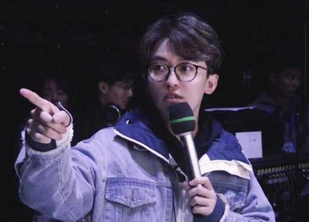 杨颖更新动态，照片让网友心疼黄晓明，理由出奇一致！