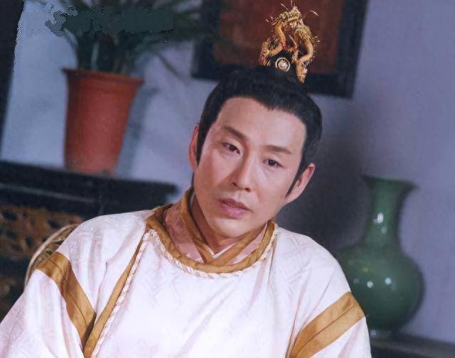 贼眉鼠眼、一脸“太监相”就别演帝王，天潢贵胄还是得看这3位！