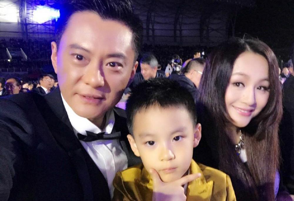 曹颖|曹颖夫妇为爱子庆生!12岁儿子五官精致赛明星