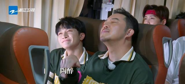 |奔跑吧：周深解锁新技能，神仙吟唱主旋律曲目，唱功再次登上热搜