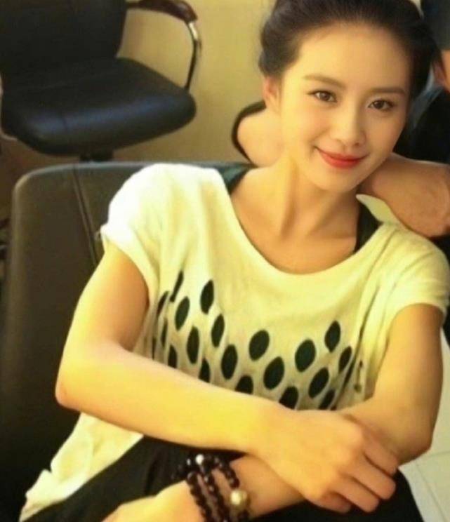 整容|明星的“倔强”叫没整容,微调我忍了,这9位方脸变小V脸真忍不了