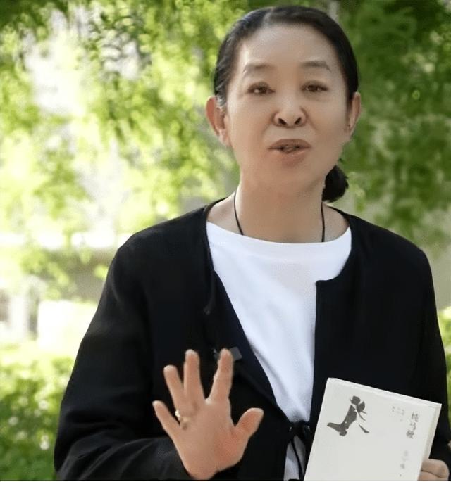 宁静扎900针,倪萍鼻孔外翻,明星里的打针族,掀开了娱圈遮羞布