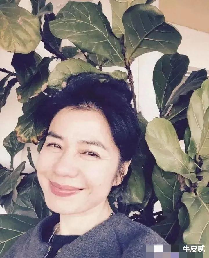 嫁入豪门的4位女星:三位中年丧夫至今守寡,一位替夫还债过得艰难