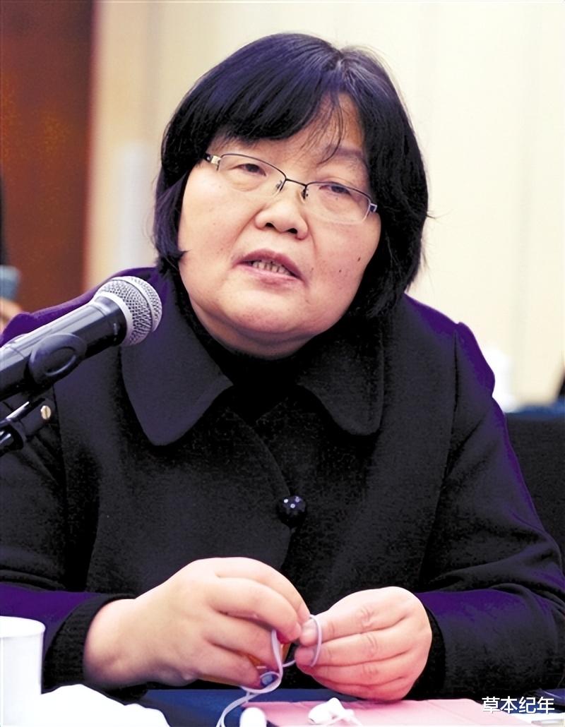 央视《无所畏惧》首播将至，躲过了热依扎，却被33岁女2号惊艳