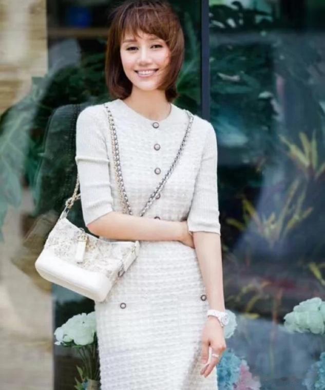 短发 陈数、袁泉告诉你:女人上了年纪,裙要长、发要短,美得优雅高级