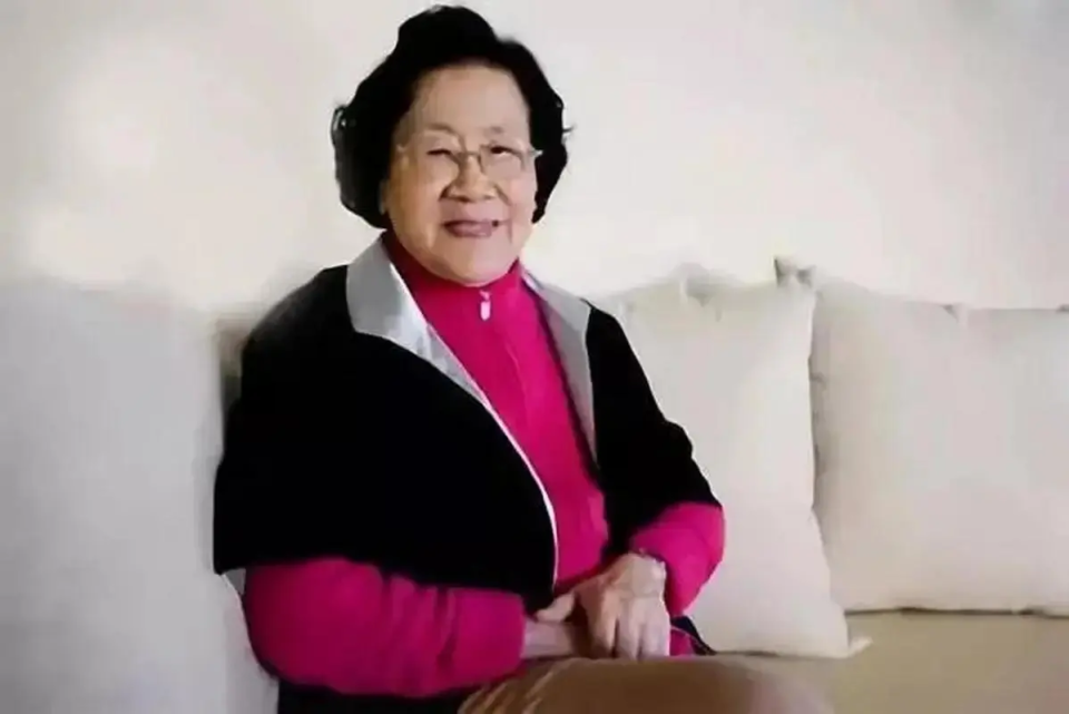 国医大师陈彤云,103岁仍保持年轻活力,得益于6大“不老”秘诀