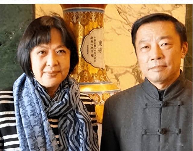 80年代央视最红主持人，晚年患上精神疾病，如今70岁的她怎么样了